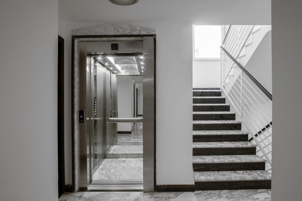 Penthouse 40 In Trastevere With Seasonally Jacuzzi Roma Exterior foto