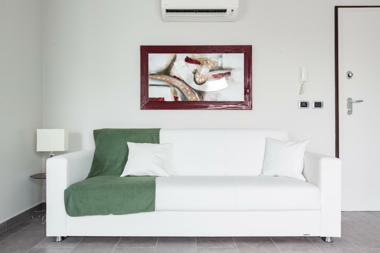Penthouse 40 In Trastevere With Seasonally Jacuzzi Roma Exterior foto