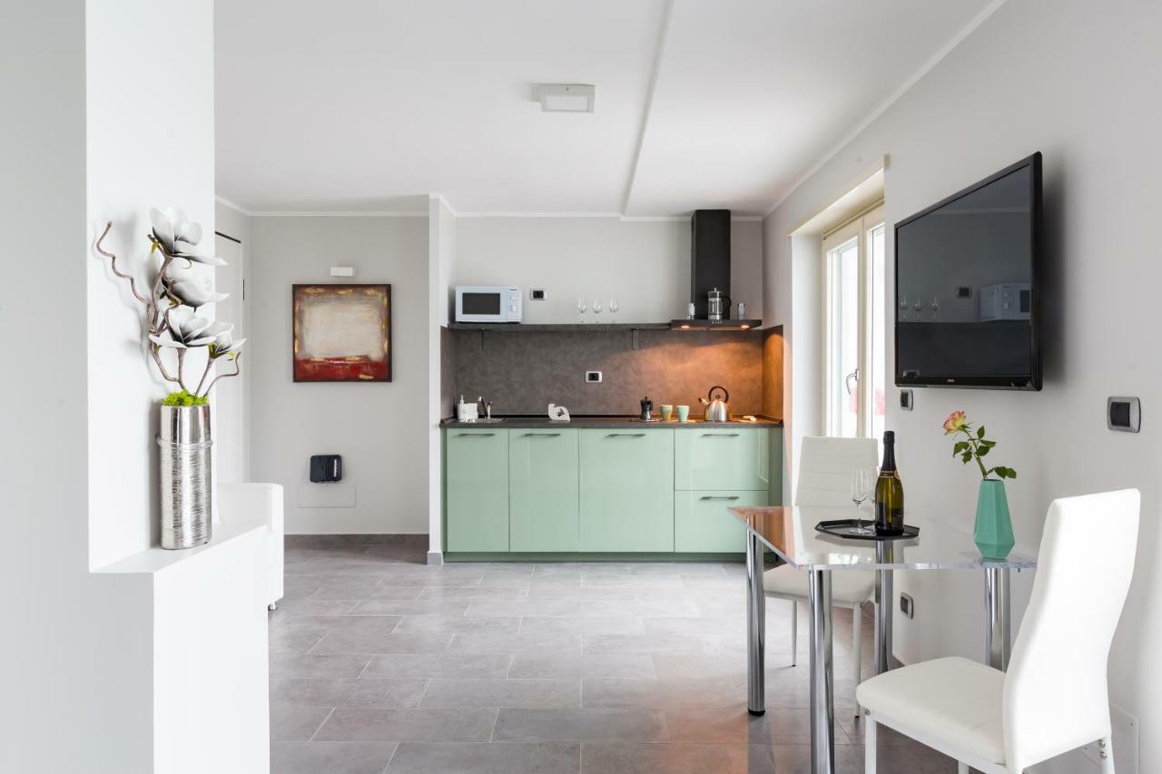 Penthouse 40 In Trastevere With Seasonally Jacuzzi Roma Exterior foto
