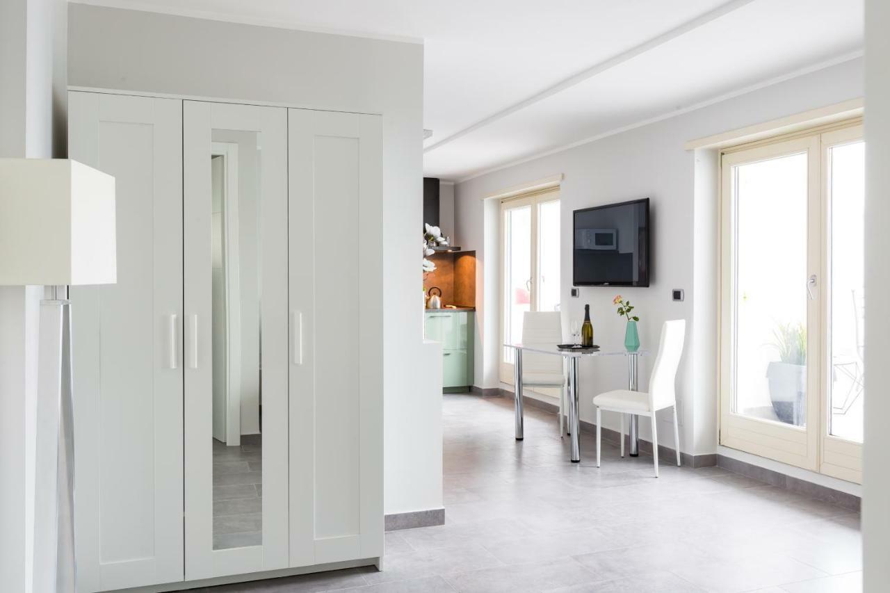 Penthouse 40 In Trastevere With Seasonally Jacuzzi Roma Exterior foto